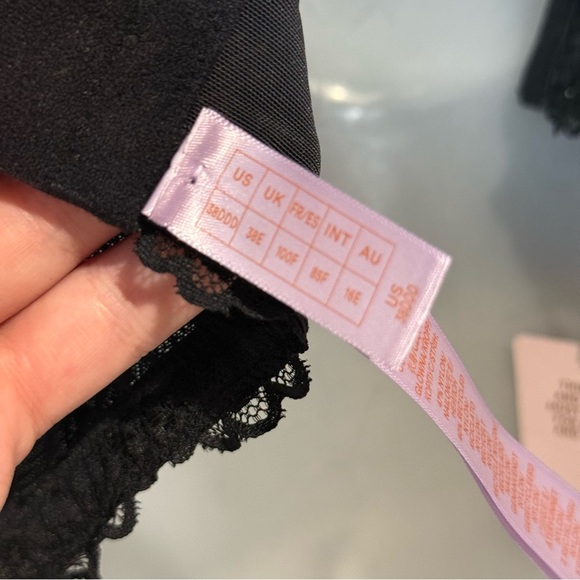 NWT Savage x Fenty 38F(DDD) Floral Lace Unlined Bra in Caviar Black - Picture 6 of 13